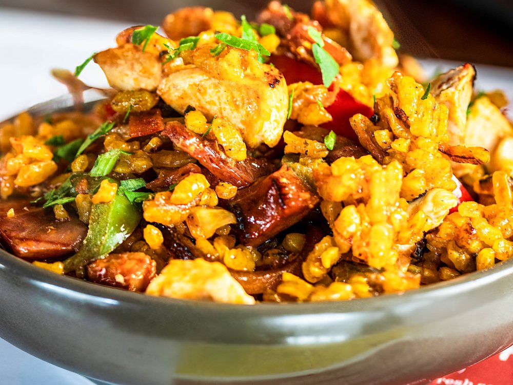 A tapas-size meat paella with chicken, chorizo and peppers